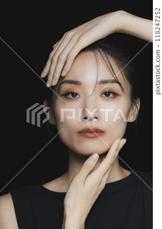 Woman on a black background 118247252