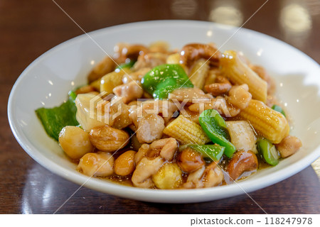 炒雞肉和腰果，中菜 118247978