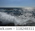 beautiful sea and wake 118248311