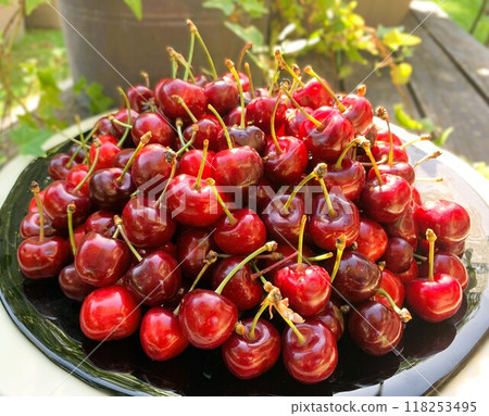 Cherries 118253495