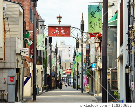 Kamakura Komachi Street in the morning 118253692