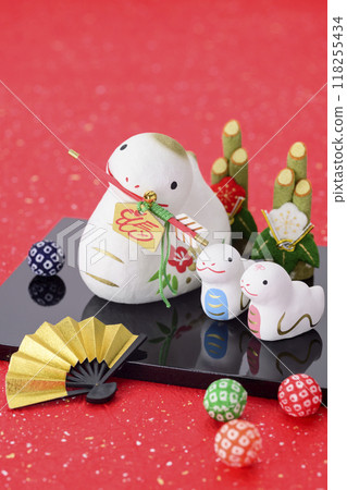 Zodiac Year of the Snake (Snake family holding hamaya arrows) 118255434