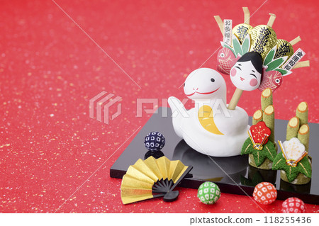 生肖蛇年（拿著乾草叉的蛇） 118255436