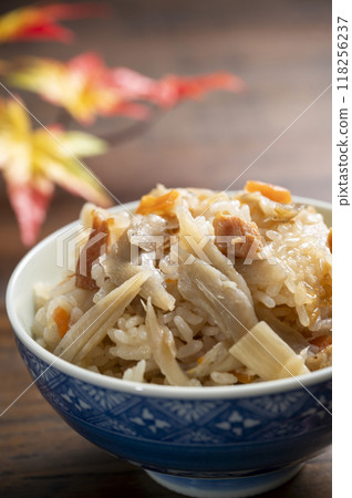 雞肉牛蒡飯 雞肉牛蒡飯 118256237