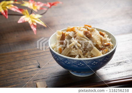 雞肉牛蒡飯 雞肉牛蒡飯 118256238