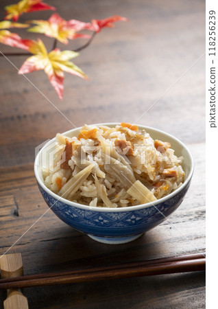 雞肉牛蒡飯 雞肉牛蒡飯 118256239