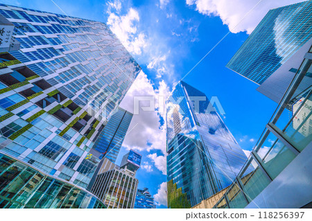 日本東京市景33度…雖然已是九月,酷暑仍在持續…澀谷電子公告牌33度…=11日12點50分 日本東京市景33度…雖然已是九月,酷暑仍在持續…澀谷電子公告牌33度…=11日12點50分 118256397