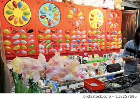 Taiwan night market/food stall image 118257686