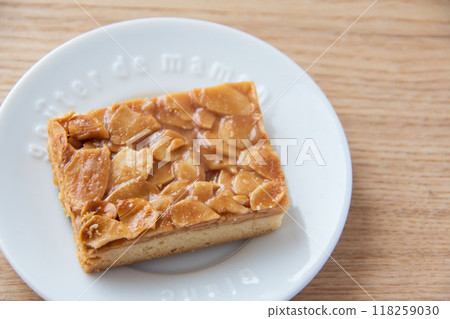 Florentine on a white plate Florentine on a white plate 118259030