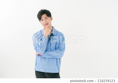 男性工作服的衣服 男性工作服的衣服 118259123