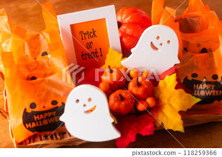 萬聖節:如果你不給我糖果,我就對你惡作劇。 萬聖節:如果你不給我糖果,我就對你惡作劇。 118259366