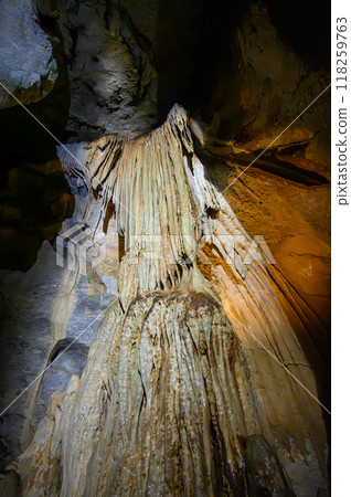 Inside the mysterious limestone cave 118259763