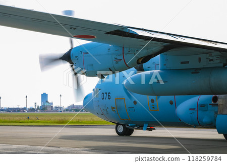 A moving Air Self-Defense Force transport aircraft C-130H A moving Air Self-Defense Force transport aircraft C-130H 118259784