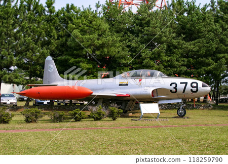 退休後展出的航空自衛隊教練機T-33A 118259790