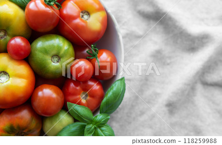 Fresh organic tomatoes Fresh organic tomatoes 118259988