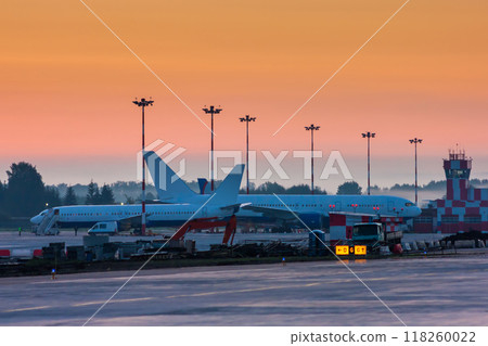 Early morning at the airport 118260022