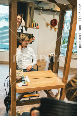 beauty, beautician, beauty artist 118260096