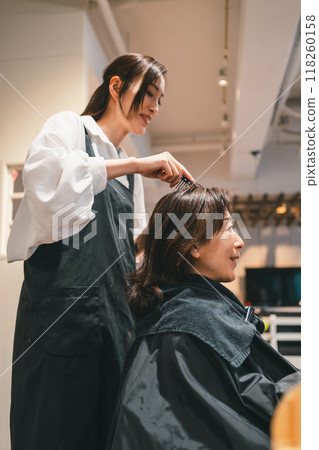 hairdressing salon, female, females 118260158