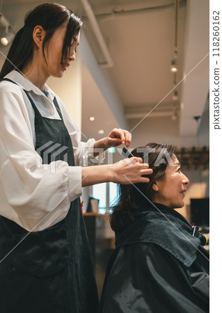 hairdressing salon, female, females 118260162