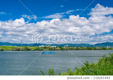 淀川裡收集砂石的船 118261483