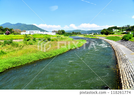Shinhibashi Bridge / Looking upstream from the Tenryu River (Tatsuno Town center, Arajinyama Park) (Tatsuno Town, Nagano Prefecture) [September 2024] 118261774