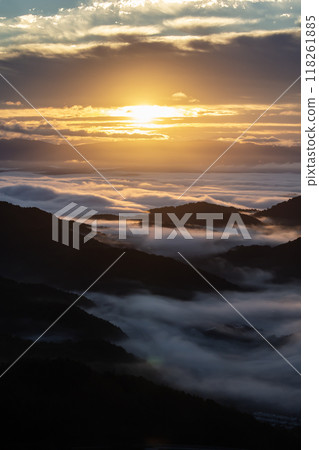 A sea of clouds crawling across the earth 118261885