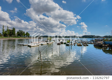 Lake Teganuma, which spans four cities in Chiba Prefecture Lake Teganuma, which spans four cities in Chiba Prefecture 118262797