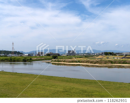 The confluence of the Yamato River and the Ishikawa that flow through Osaka 118262931
