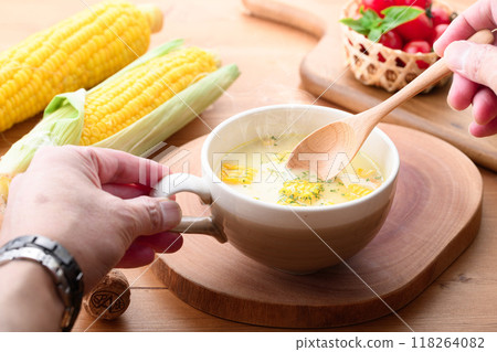 Corn soup (corn potage, corn cream) Corn soup (corn potage, corn cream) 118264082