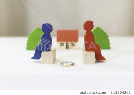 離婚夫妻 分居夫妻 資產分割圖 離婚夫妻 分居夫妻 資產分割圖 118264261