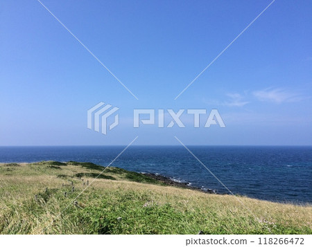 A hill where the sea can be seen 118266472