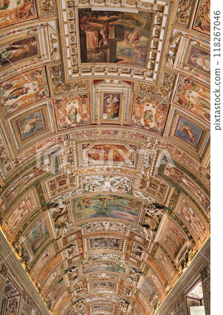 Vatican Museum 118267046