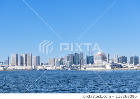 東京中央區晴海 — 晴海碼頭的晴空和東京城市景觀 東京中央區晴海 — 晴海碼頭的晴空和東京城市景觀 118268090