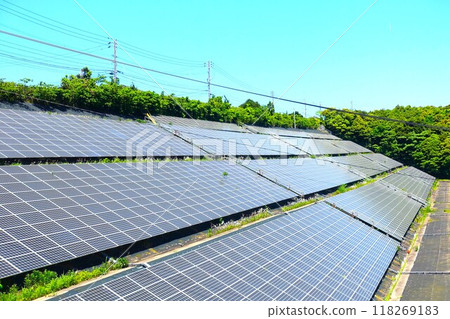 利用山坡提供巨型太陽能 利用山坡提供巨型太陽能 118269183