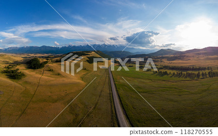 Chuysky trakt road in the Altai mountains. Chuysky trakt road in the Altai mountains. 118270555