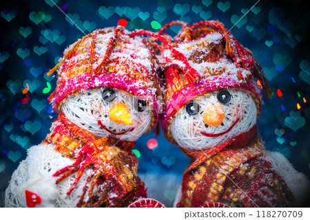 Love snowmen. Snowfall. Love concept. Valentine's Day Greeting card Love snowmen. Snowfall. Love concept. Valentine's Day Greeting card 118270709