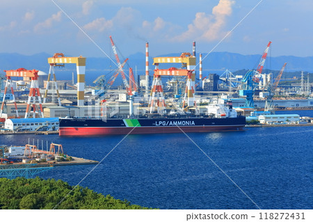 [Kagawa Prefecture] Kawasaki Heavy Industries' Sakaide Factory (Bannoshu Industrial Area) as seen from Mount Shodouji 118272431