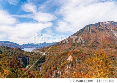 [Tochigi Prefecture] Autumn leaves and Kegon Falls (October) 118272500