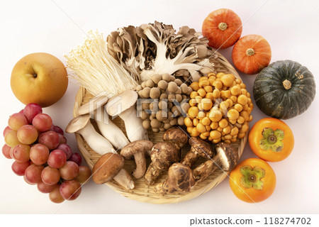 Assorted mushrooms and fall ingredients 118274702