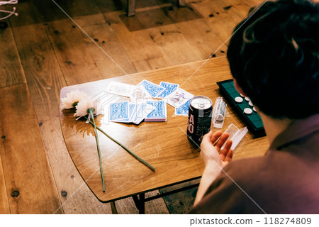 新娘和新郎舉行家庭聚會 新娘和新郎舉行家庭聚會 118274809