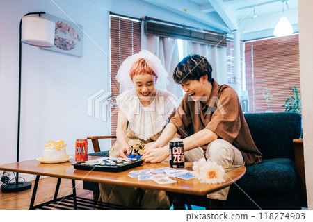 Couple enjoying a date at home 118274903