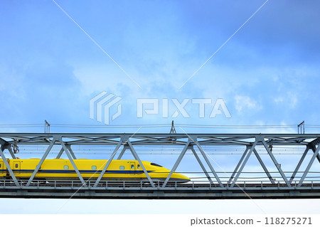 Doctor Yellow T4 train crossing the Fuji River 118275271