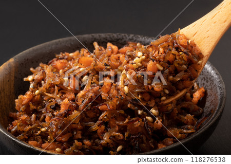 鮭魚片和chirimenjako 香松 鮭魚片和chirimenjako 香松 118276538