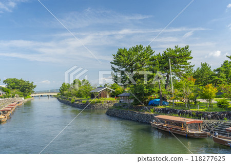 京都宇治，宇治川河岸，遊船 118277625
