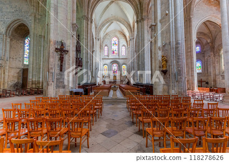 Notre dame du port Collegiate abbey, Etampes, France 118278626
