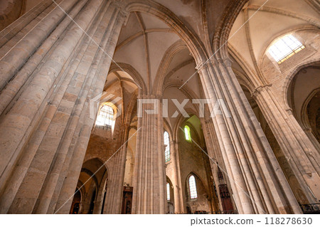 Notre dame du port Collegiate abbey, Etampes, France 118278630
