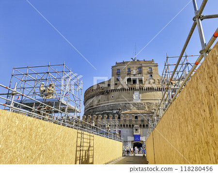 Restoration work on angel statues near Castel Sant'Angelo, Rome, for Jubilee 2025 Restoration work on angel statues near Castel Sant'Angelo, Rome, for Jubilee 2025 118280456