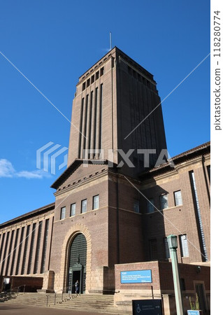 Cambridge University Library 118280774