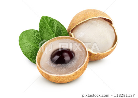 Fresh longan fruit with leaves isolated on white background Fresh longan fruit with leaves isolated on white background 118281157