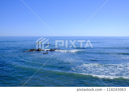 Kelp fishing Kelp fishing 118283063